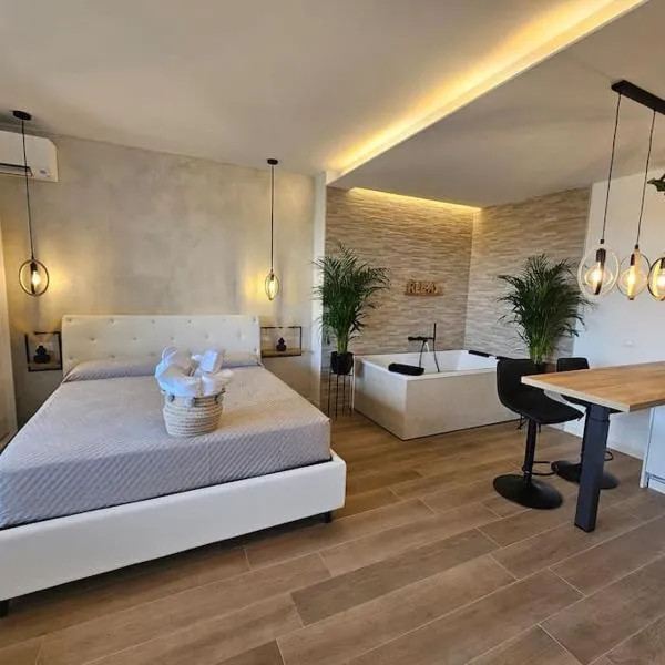 Luxury Suite, Villa Joy Verona , Exclusive Romantic Luxury Suite with Jacuzzi, near Verona Center, hotel i Verona