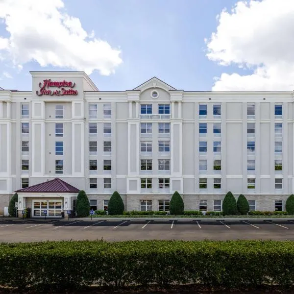 Hampton Inn & Suites Raleigh Cary Lenovo Center, hotel v destinaci Cary
