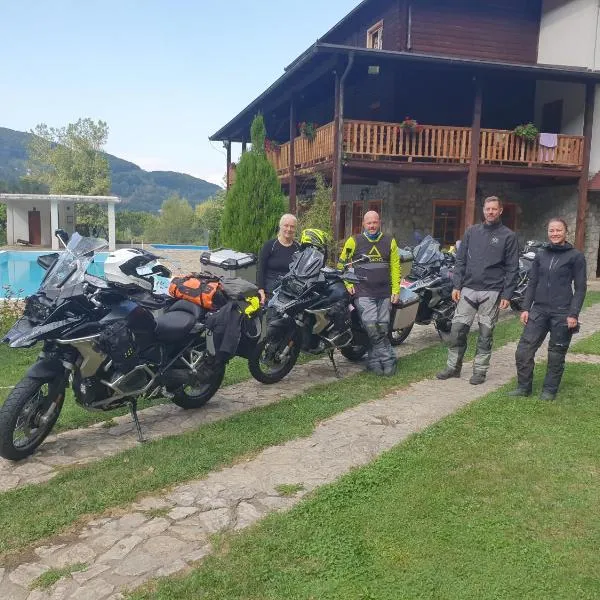 Etno Selo VRELO & Camping, hotell sihtkohas Berane