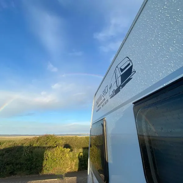 CAMPING-SYLT Wohnwagen mit Blick aufs Meer, Hotel in Rantum