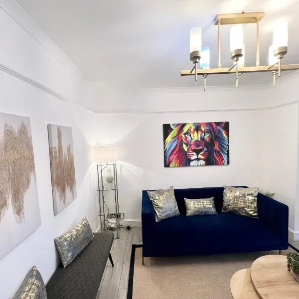 Modern 2 bed near mall and parking، فندق في Golders Green
