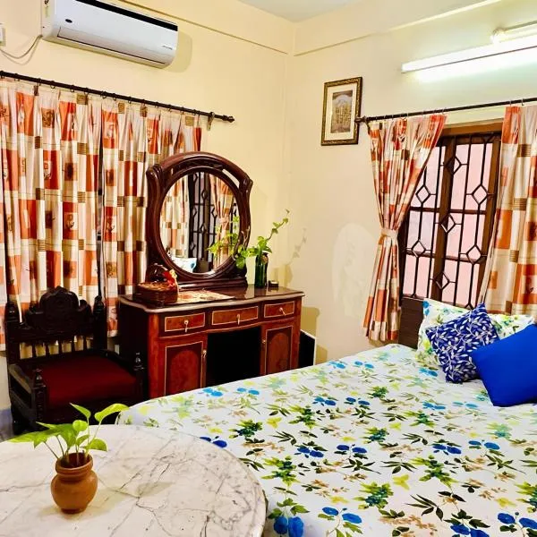 Aastha Apartment with 2 bedroom,Antique Furniture, AC and Kitchen, hotel in Belgachia