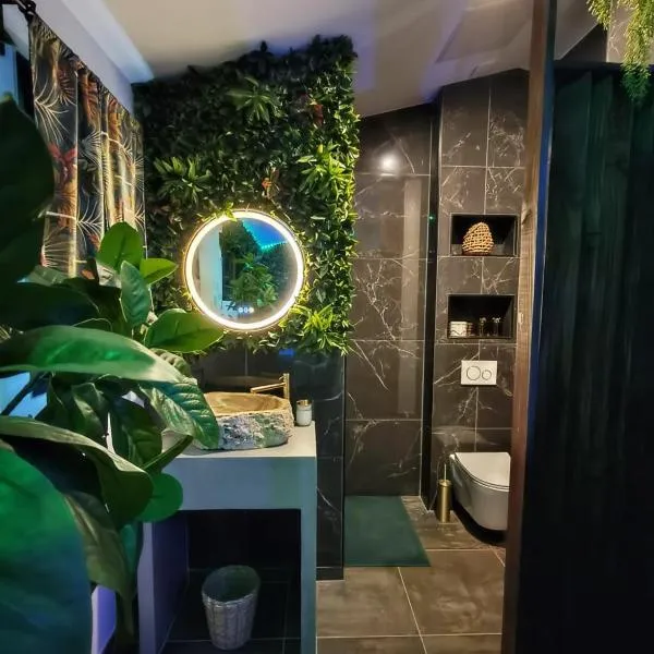 La Jungle Room – hotel w mieście Rognac