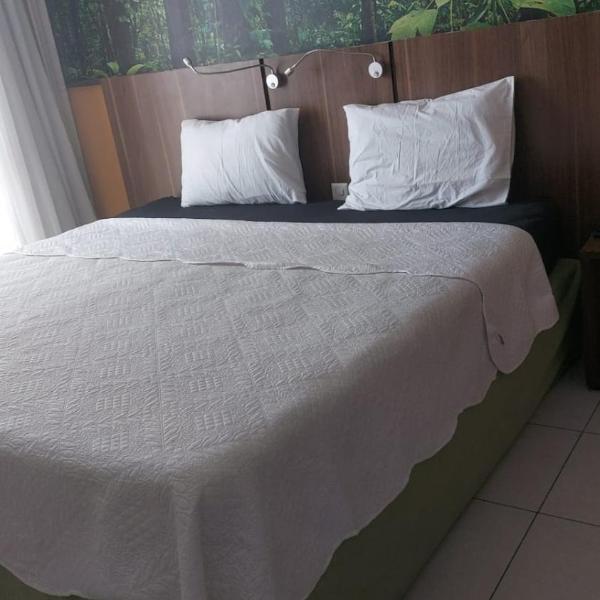 Flat com varanda, quarto de Morador Hotel 106b - Foto 2