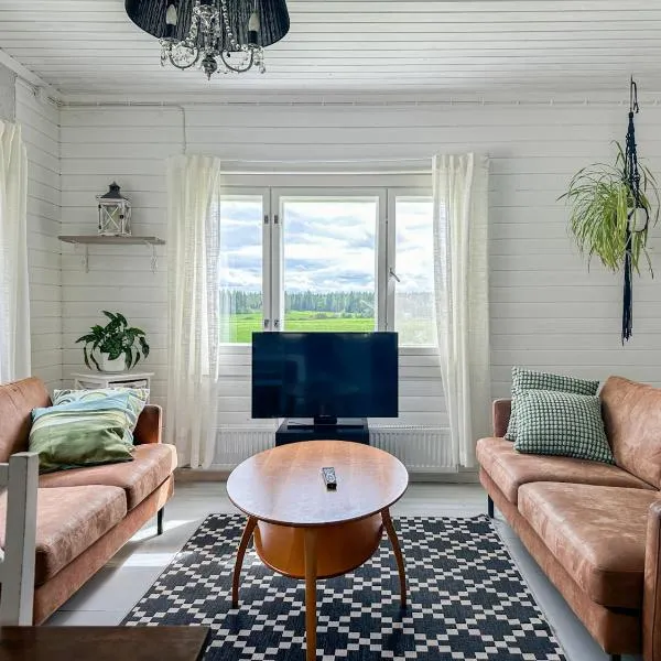 Maalaistalo maatilamiljöössä, hotel in Haapavesi