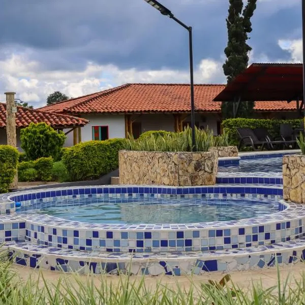 Hotel Parque de los Arrieros, hotel v destinaci Montenegro