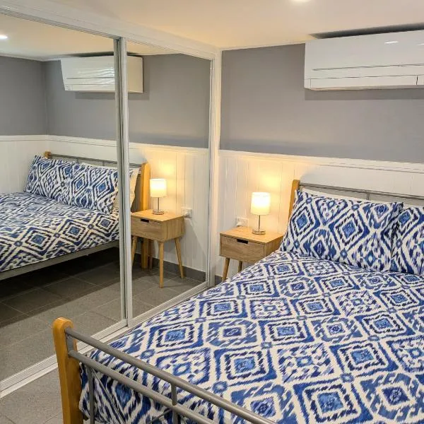Superior Private Bedroom & Ensuite - City & Strand Beach Location, hotel v destinaci Townsville