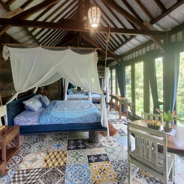 Villa Batari - Artsy Joglo - Private Swimming Pool, hotel v destinaci Tegalalang