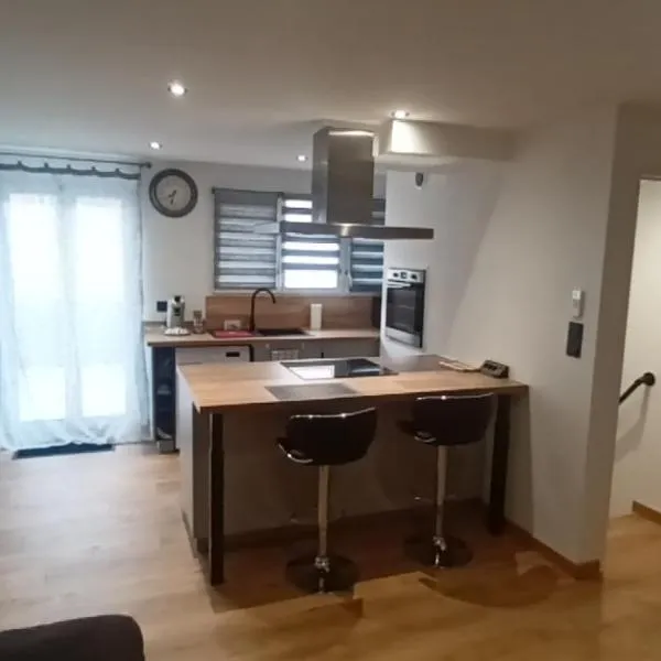 Appartement calme, hotel in Salses-le-Chateau