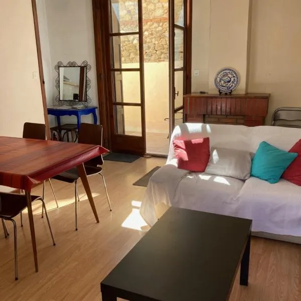 Les 3 balcons, Hotel in Prades