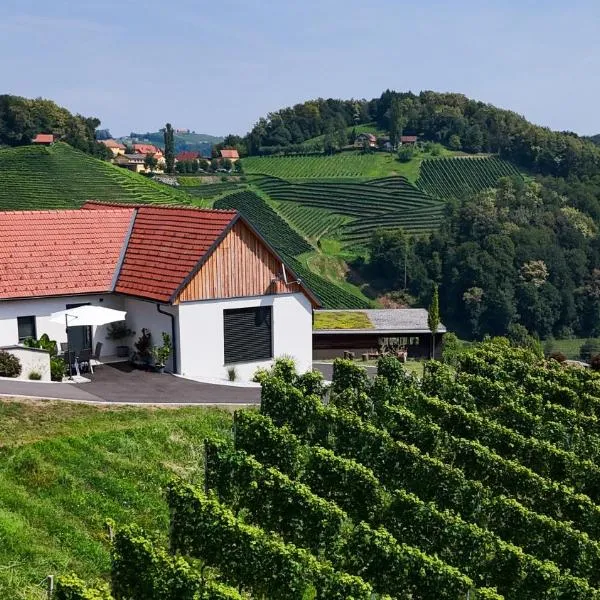 Chalet Sgarz, hotel a Kitzeck im Sausal