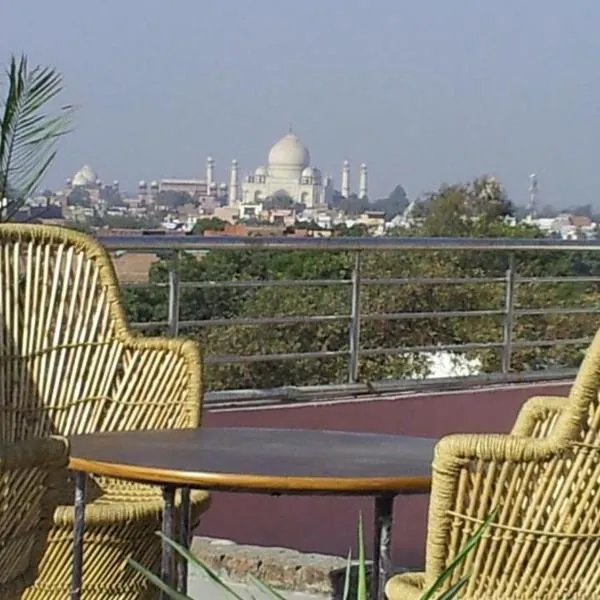 love kush hotel, hotel di Nagla Dhīmar