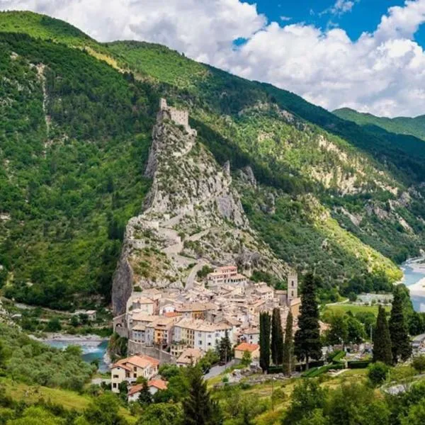 Chapitre des Chanoines, hotel v destinaci Entrevaux