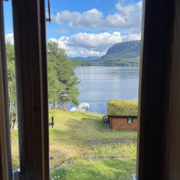 Hytte ved sjøen med båtutleige, hotel sa Kvalsvik
