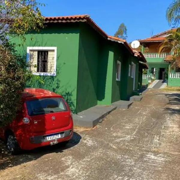 Casa térrea - Centro Guararema, hotel in Guararema