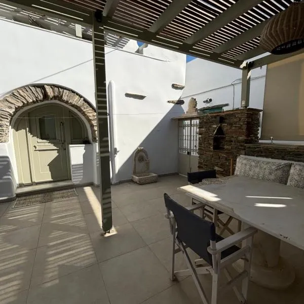 Serenity Living Platia, Tinos, hotel u gradu 'Platiá'