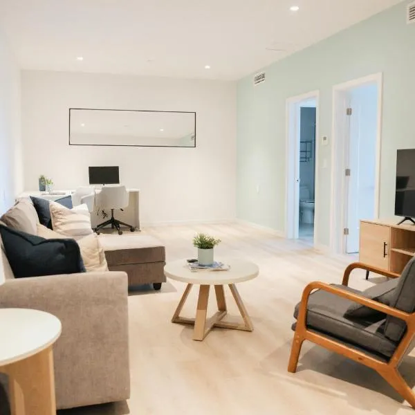 Governors Village - 1,2,3 & 4 Bedroom Apartments on Seven Mile Beach Corridor, hotel v destinaci George Town