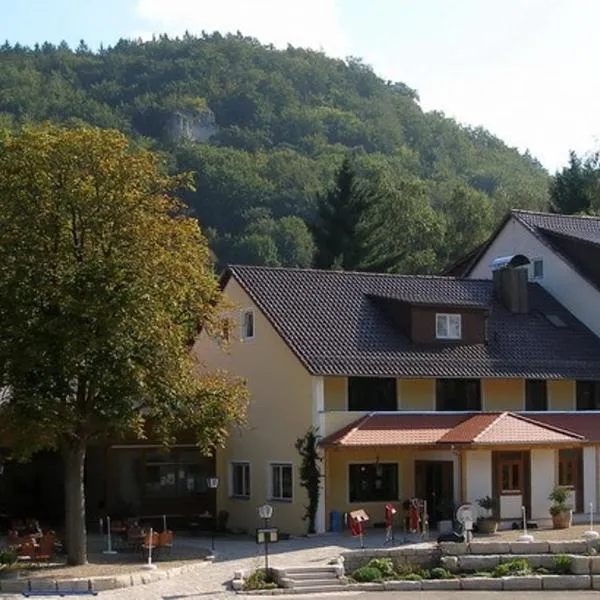 Landgasthof Zum Wolfsberg, hotel di Dietfurt