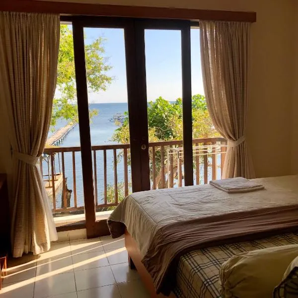 Disthi Guesthouse and Snorkeling, hotel v destinaci Banyuwedang