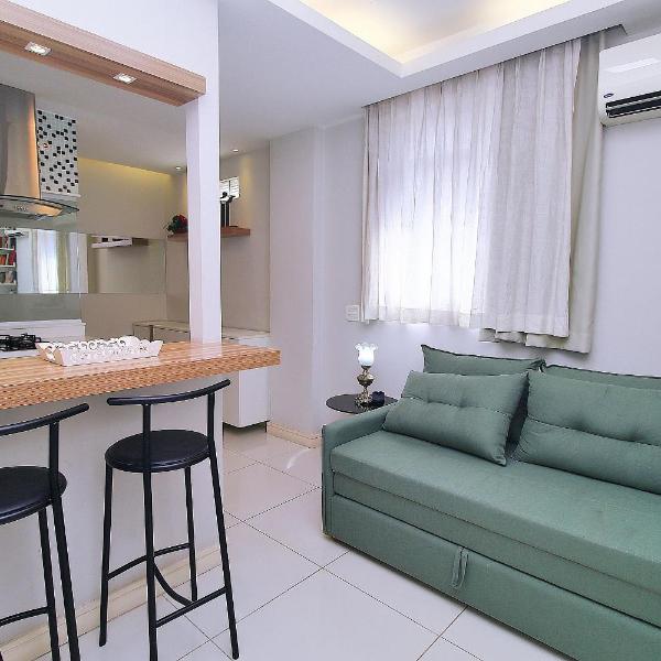 Moderno sala e quarto no posto 4 em Copa
