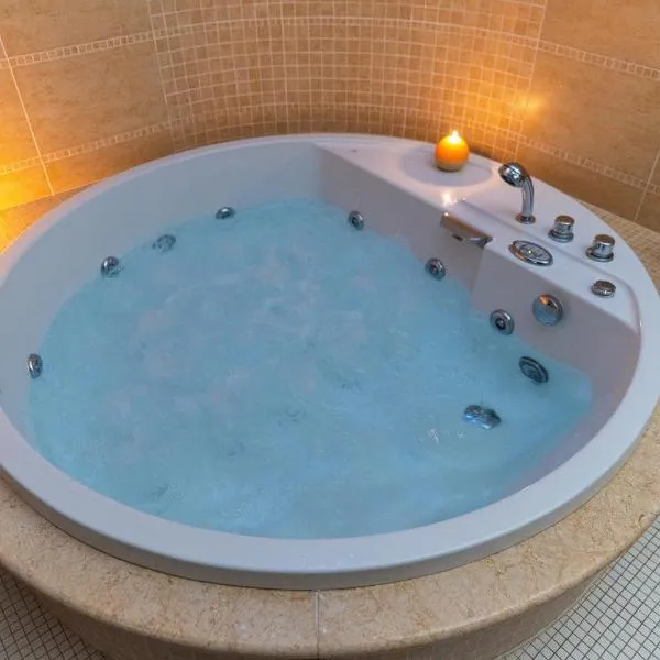 Villa Dolce Vita - Vista Colline, Jacuzzi, 3Suites & 5min dal mare, hotel in Lapedona