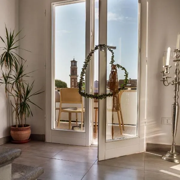 Toscana appartamento di Charme con due camere, due bagni e terrazza in posizione Centralissima, hotel v destinácii Cecina