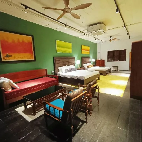 57 Ruma Oren Heritage Jonker Residence Melaka, hotel in Melaka