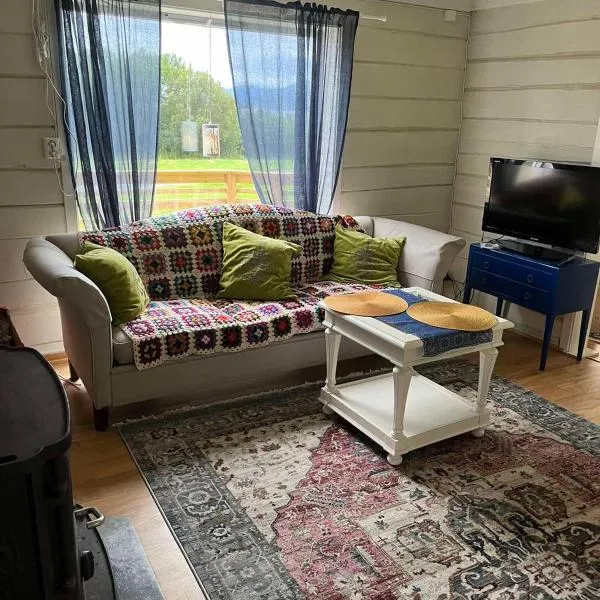 Gammel hus, hotel in Leirfjord