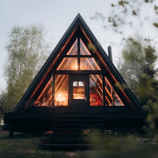 Pabaži में, होटल Two Black Cabins