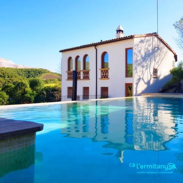 Ca l' Ermitanyo- Casa Torre Blanca, hotel Suriában