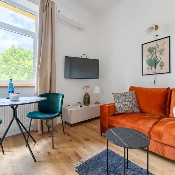 Studio Villa Petsch - Park Zdrojowy, hotel in Cieplice Slaskie Zdroj