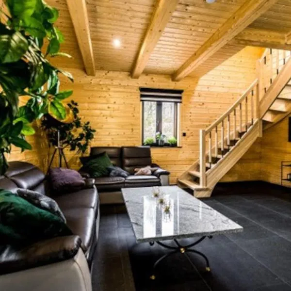 Domek Na Skraju Lasu -Strefa SPA JACUZZI, hotel in Wólka Szczecka
