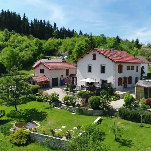 Gite des Monts Jura, hotel v destinaci Ravilloles