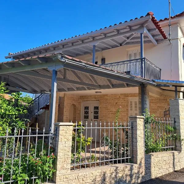 Traditional Stone House-Ideal for families, hotel v destinaci Archea Pissa