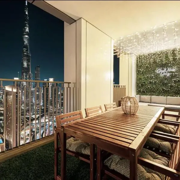 High Rise Haven I Burj and Fountain View I Vast Outdoor, hotell i Dubai