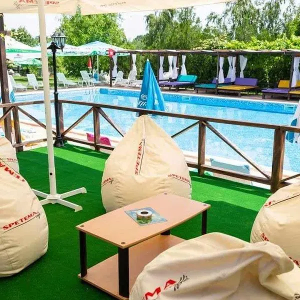 Комплекс Тракийски стан, hotel Aszenovgradban