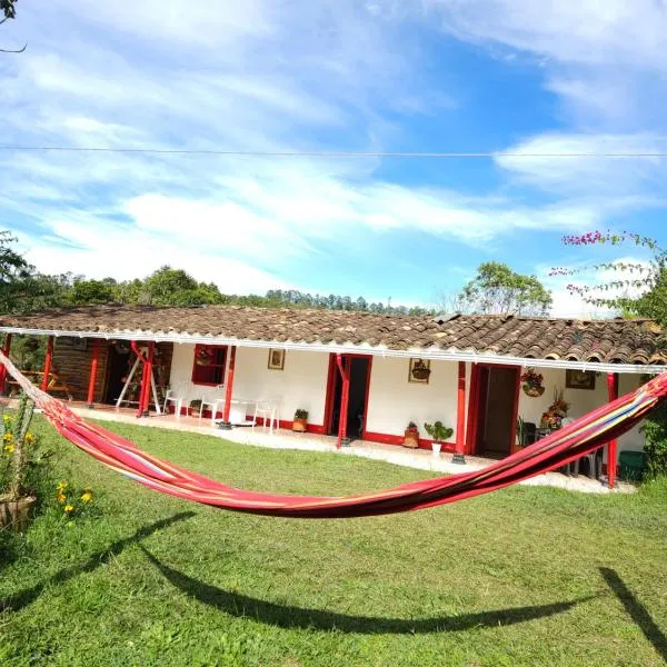 Casa De Campo "Las Chispas", hotel in Medellín