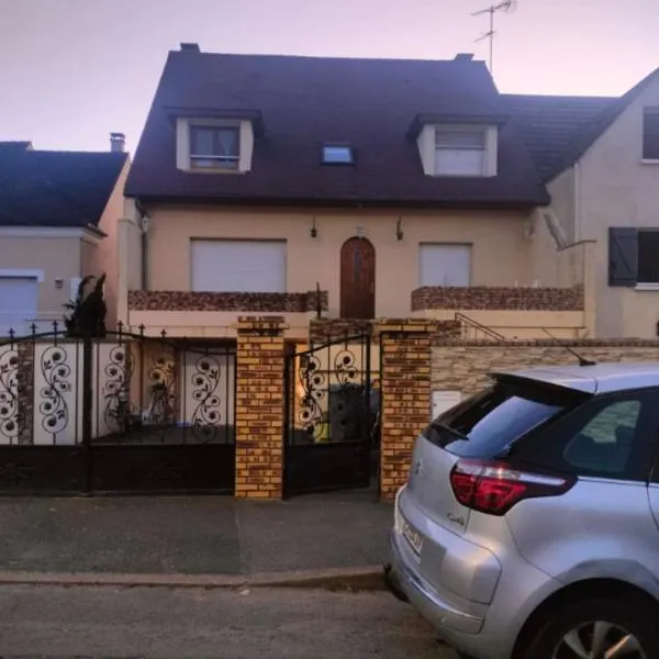 Studio de 25M, hotel in Claye-Souilly
