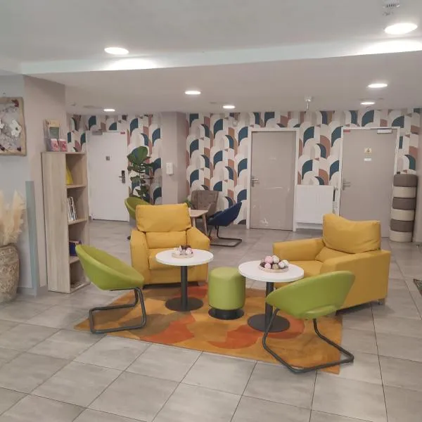Moov'Appart Hotel Clichy, hotel in Clichy
