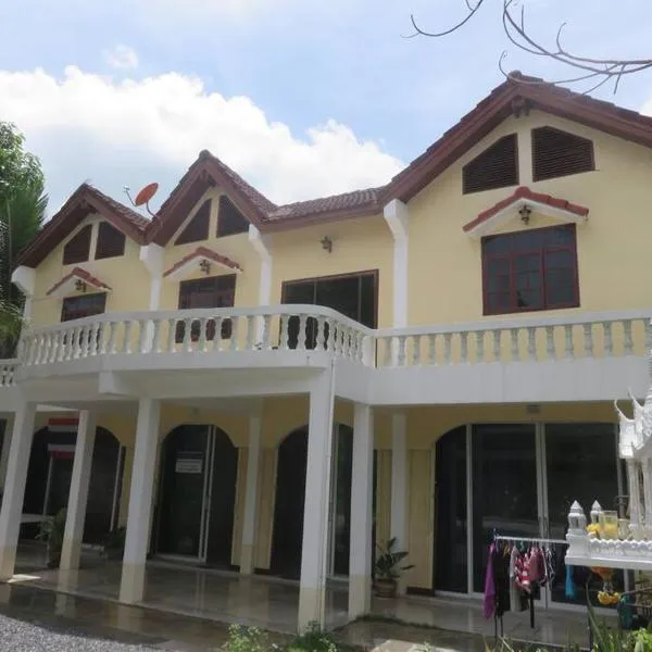 Private well priced Guesthouse available to rent, hotel v destinaci Ko Pha Ngan