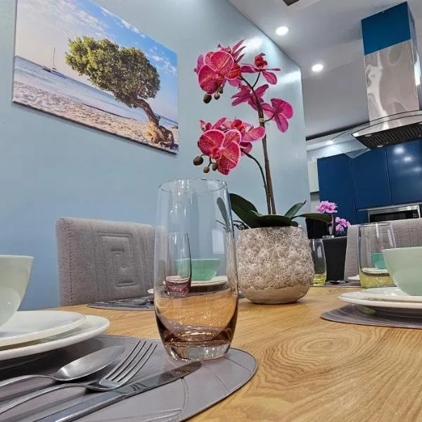 Your private paradise close by the beach!, hotel v destinaci Palm-Eagle Beach