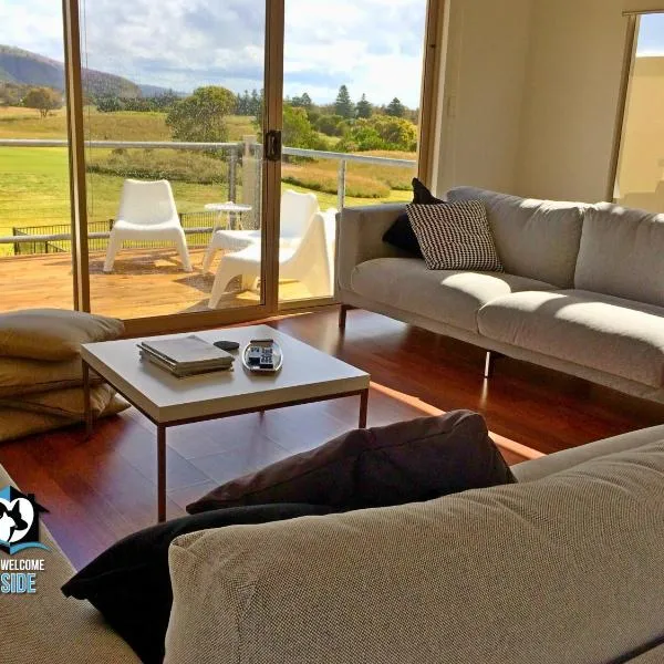 Contemporary Golf Course Frontage 3BR, hotel v destinaci Normanville