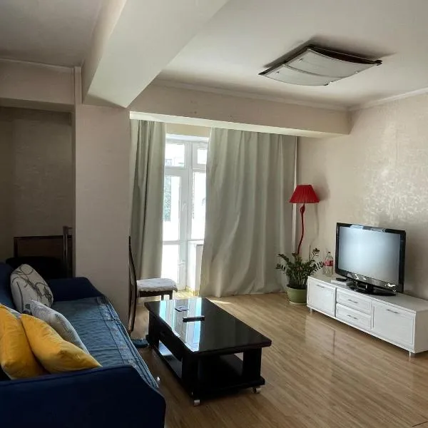Cozy, Close to Main Square, 2 separate room apt, hotel v destinácii Ulanbátar