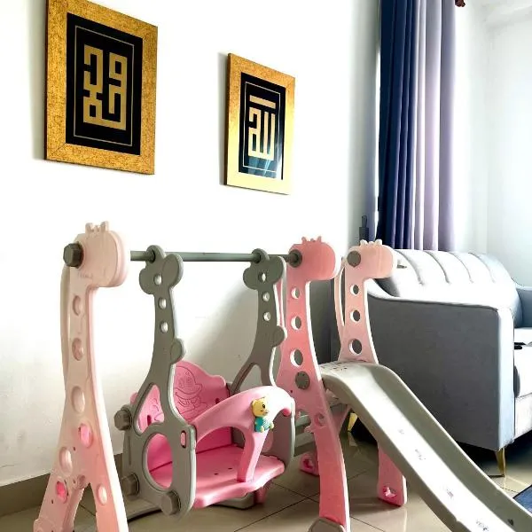 KAF Homestay for Musliim only with Pool, 3 Bedroom with Aircond, Smartkey concept, Kids Fun Stay-SlideSwingTrampoline, hotel in Perai