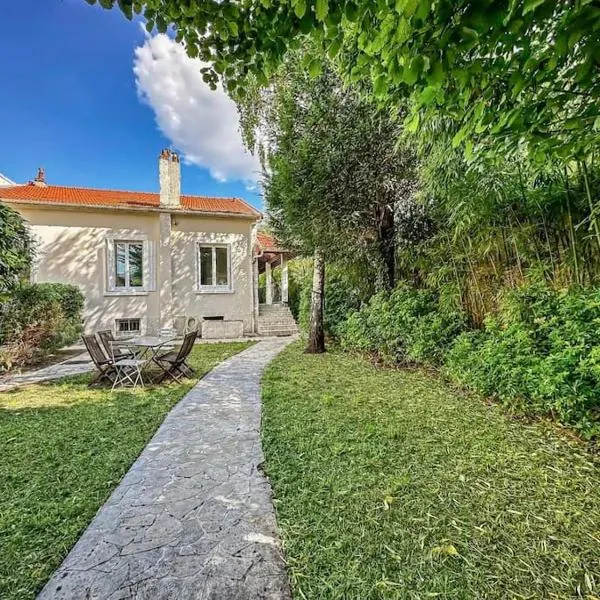 Villa arborée aux Portes de Paris, hotel in Bobigny