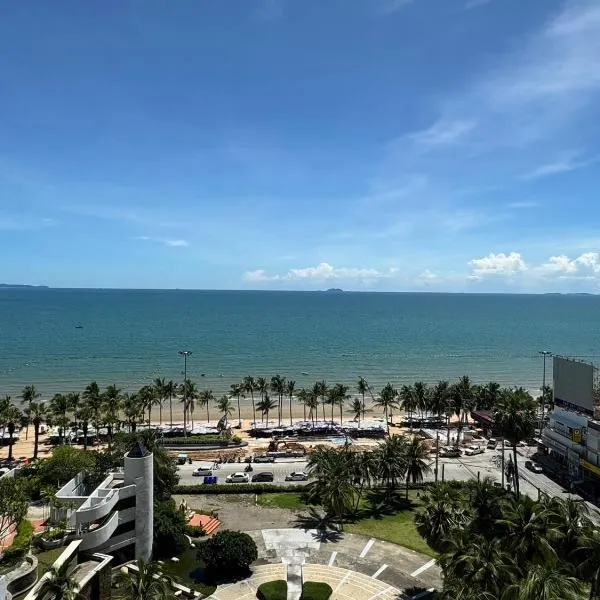 Jomtien Beachfront Apartment, hotel in Jomtien Beach