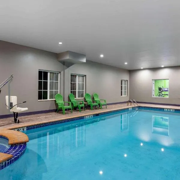 La Quinta by Wyndham Huntsville Airport Madison, Hotel in Madison