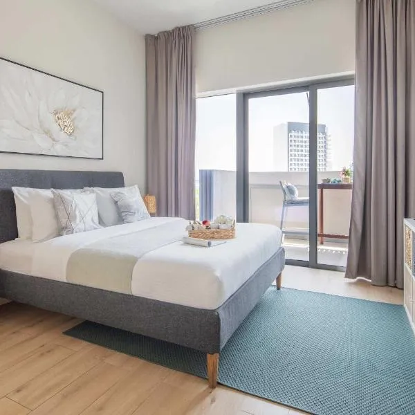 Frank Porter - Azizi Aura, hotel in Dubai