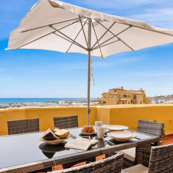 Sky And Sea Estepona Penthouse, hotel v destinaci Estepona