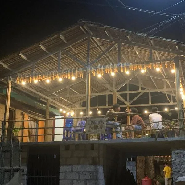 Nhà Cổ Bản Giốc Homestay - Làng đá Khuổi Ky, hotel in Bản Piên